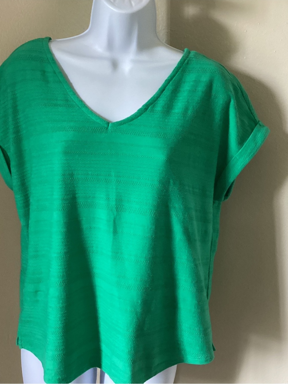 St. John’s Bay Women’s V-Neck Short Sleeve Top - Green Size S NWOT
